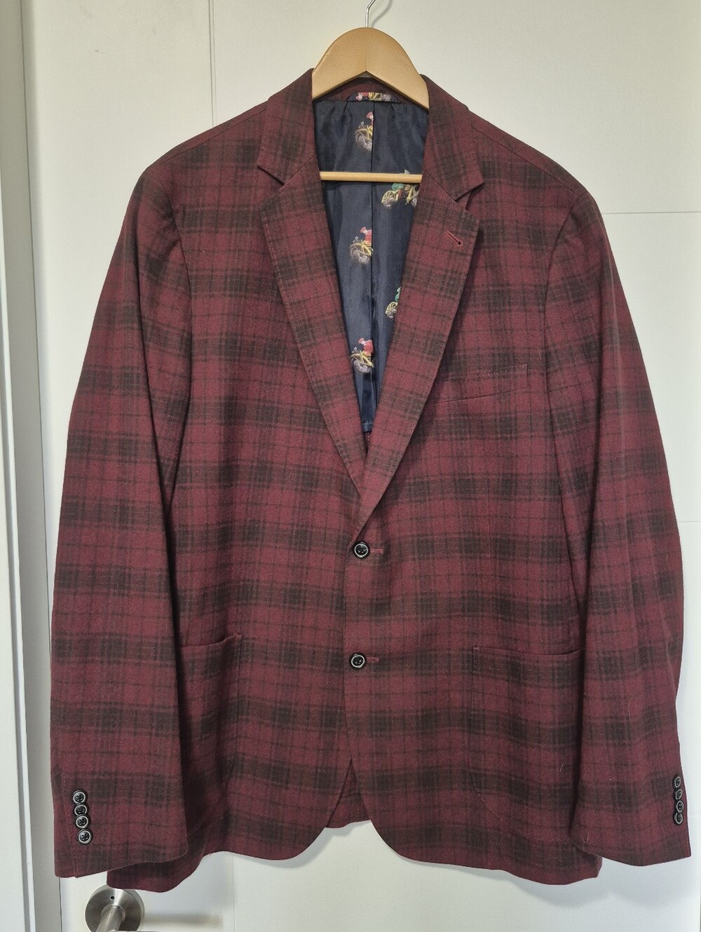 Men's Burgundy Plaid Sport Coat - Tailored Two-Button Blazer